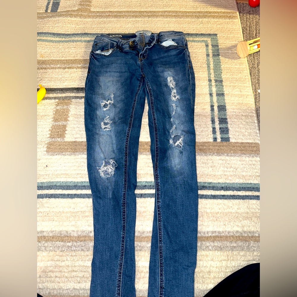 Ripped skinny jeans